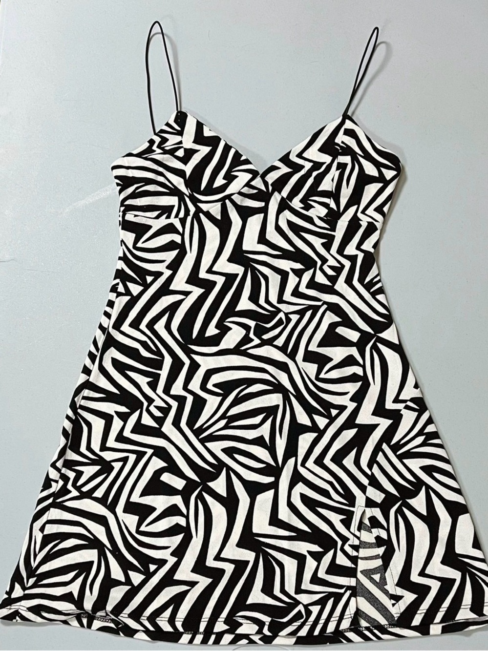 Windsor Black White Geometric Zebra Animal Print Spaghetti Strap Dress Size M 🦓✨